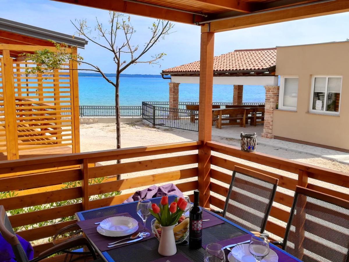 Holiday Home Happiness Привлака Екстериор снимка