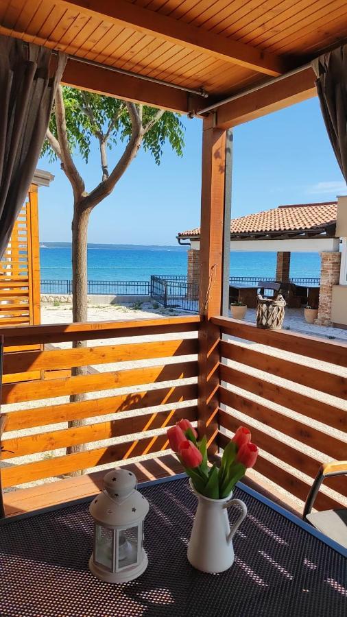 Holiday Home Happiness Привлака Екстериор снимка
