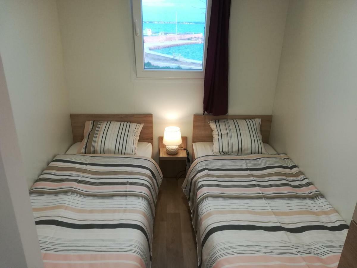 Holiday Home Happiness Привлака Екстериор снимка