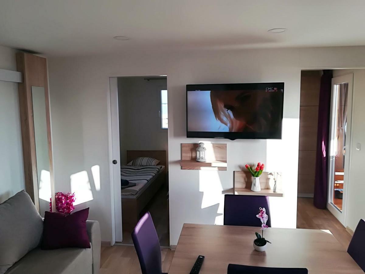 Holiday Home Happiness Привлака Екстериор снимка