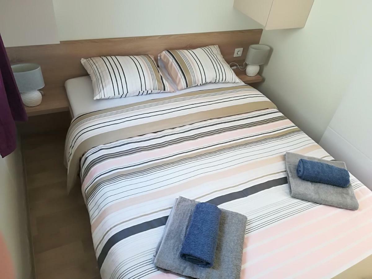 Holiday Home Happiness Привлака Екстериор снимка