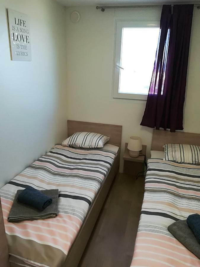 Holiday Home Happiness Привлака Екстериор снимка